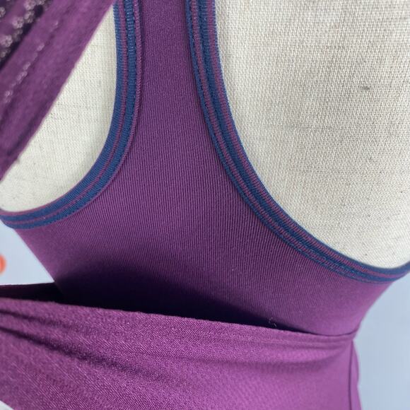 Lululemon No Limits Tank Top Plum Hyper Stripe Athletic Built in Bra Womens - Picture 9 of 12